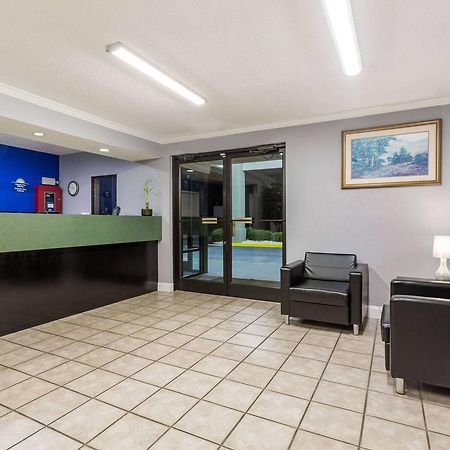 Days Inn By Wyndham Lugoff Экстерьер фото